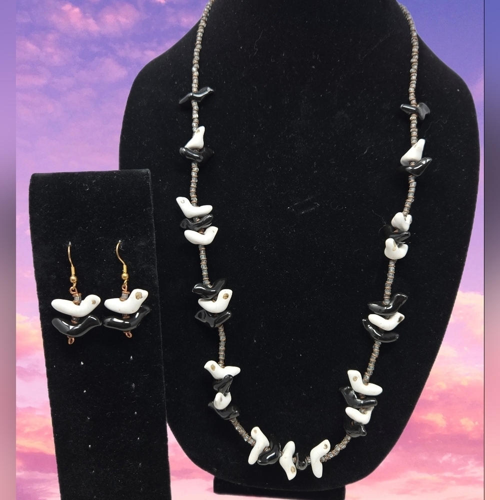 Black & White Ceramic Fetish Birds Beaded Necklace Pierced Earrings Set Vintage